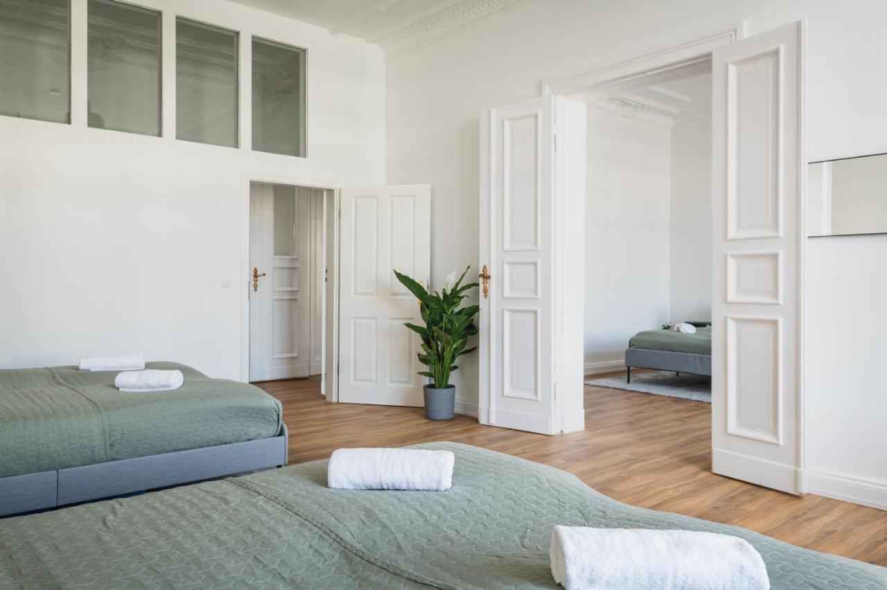 Riesiges Apartment Nahe Kudamm Sehr Schoner Altbau 123M2 Gross 12 Gaste Berlin Exterior foto