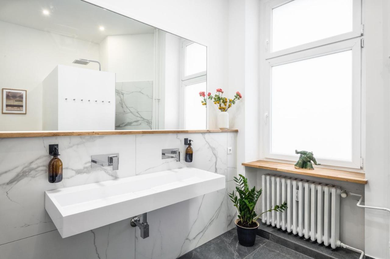 Riesiges Apartment Nahe Kudamm Sehr Schoner Altbau 123M2 Gross 12 Gaste Berlin Exterior foto
