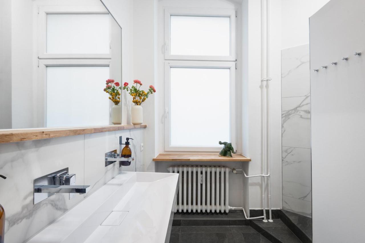 Riesiges Apartment Nahe Kudamm Sehr Schoner Altbau 123M2 Gross 12 Gaste Berlin Exterior foto