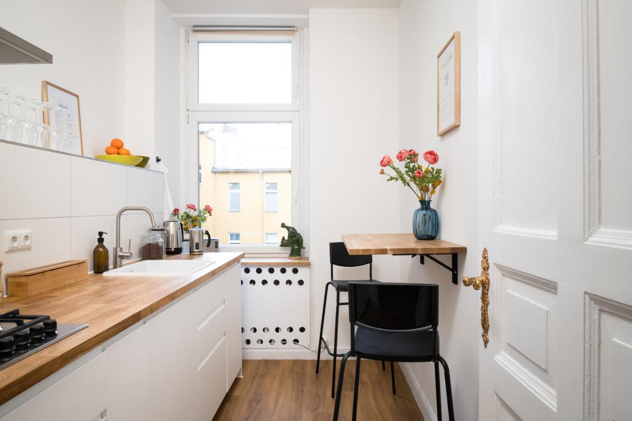 Riesiges Apartment Nahe Kudamm Sehr Schoner Altbau 123M2 Gross 12 Gaste Berlin Exterior foto