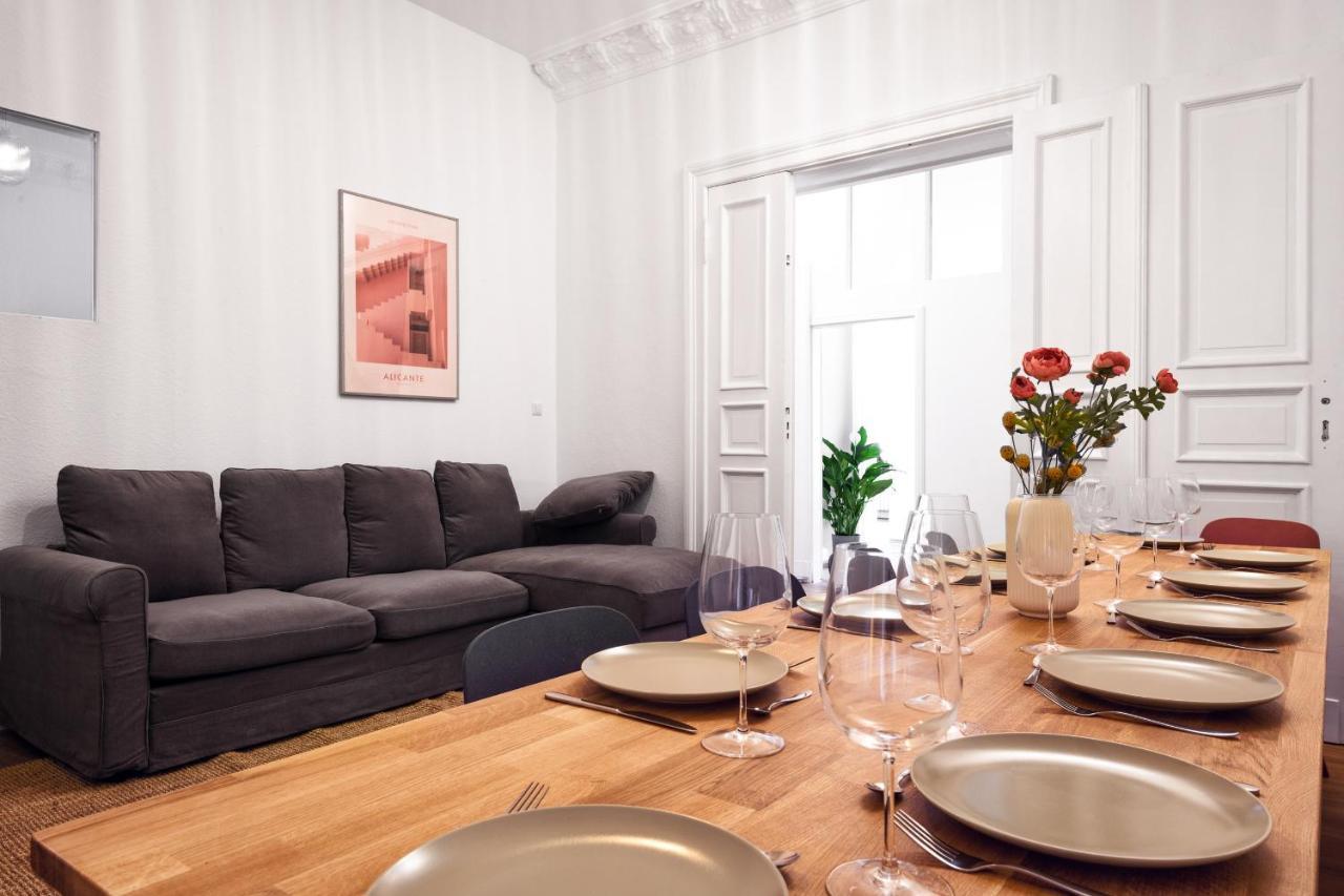Riesiges Apartment Nahe Kudamm Sehr Schoner Altbau 123M2 Gross 12 Gaste Berlin Exterior foto